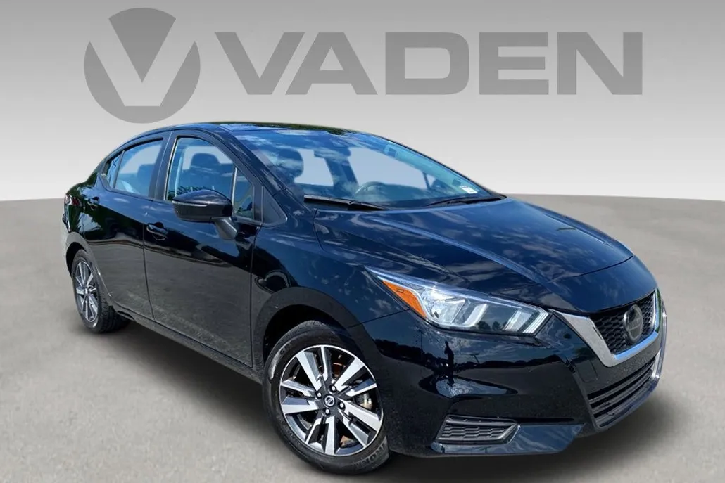 2021 Nissan Versa SV photo 1