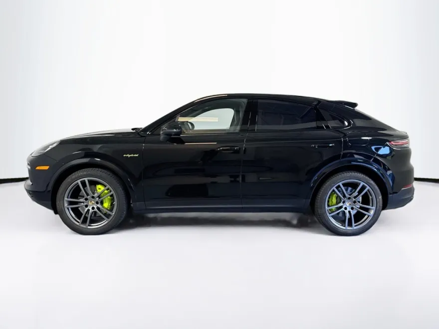 2023 Porsche Cayenne E-Hybrid photo 1