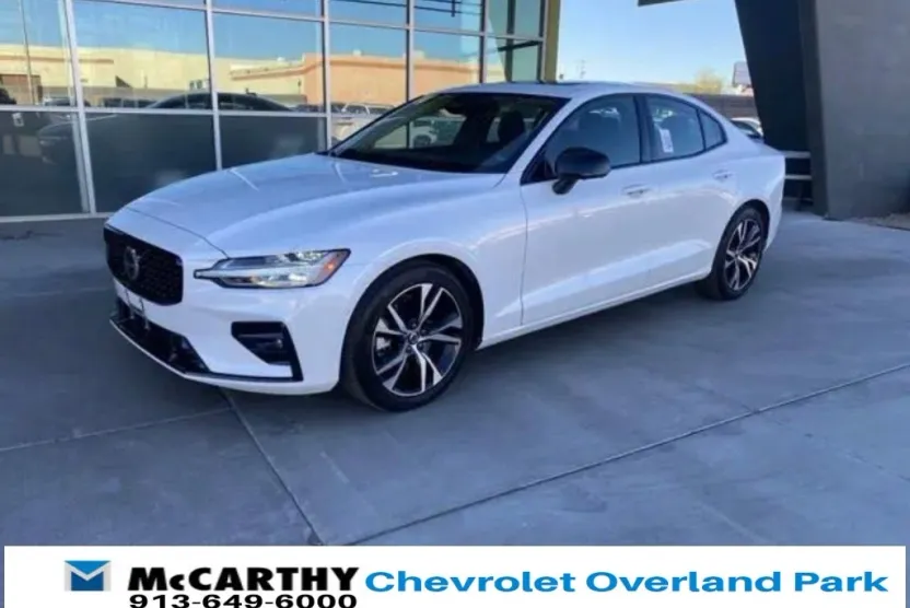 2024 Volvo S60 B5 Plus photo 1