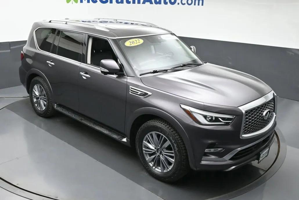 2022 Infiniti QX80 Luxe photo 1