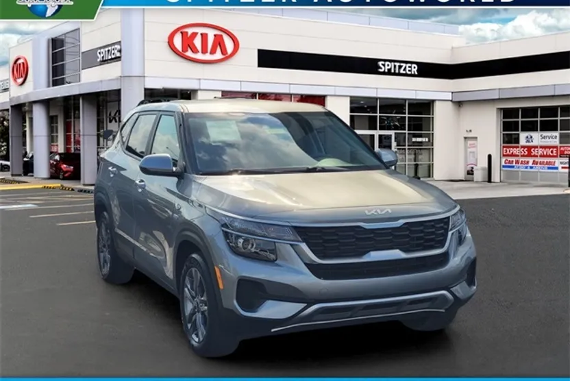 2023 Kia Seltos LX photo 1