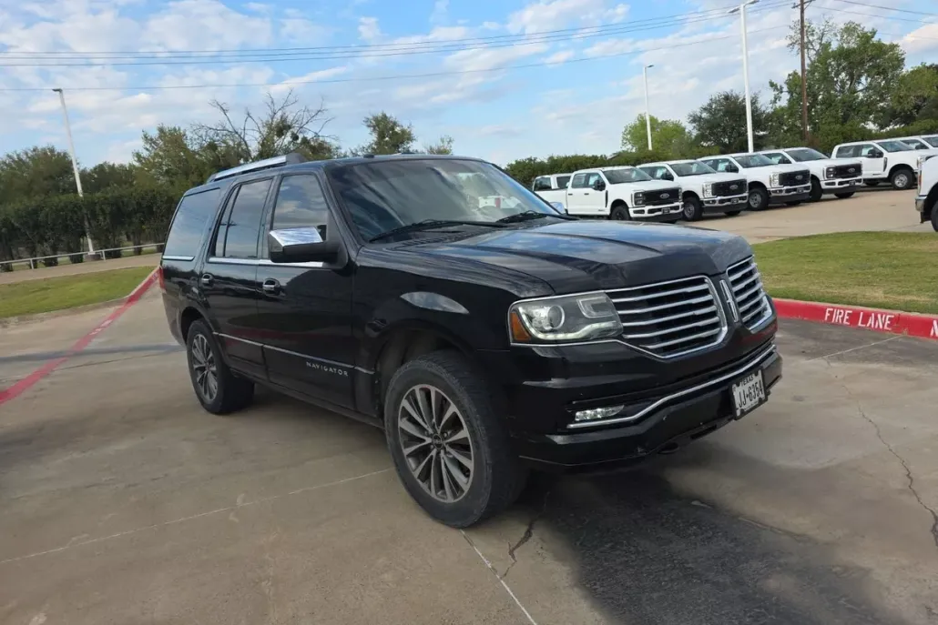 2016 Lincoln Navigator Select photo 1