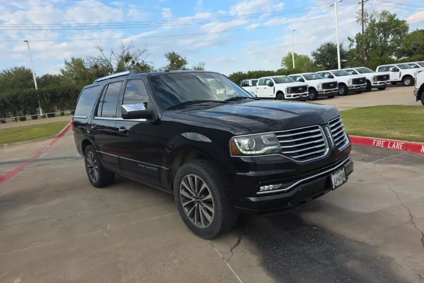 2016 Lincoln Navigator Select photo 1