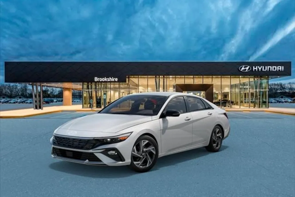 2025 Hyundai Elantra SEL Sport photo 1