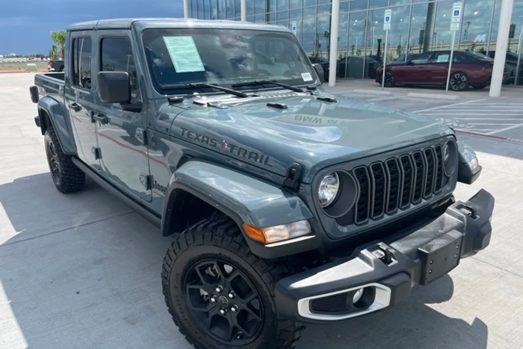 2025 Jeep Gladiator Sport photo 1
