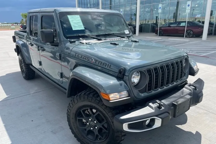2025 Jeep Gladiator Sport photo 1