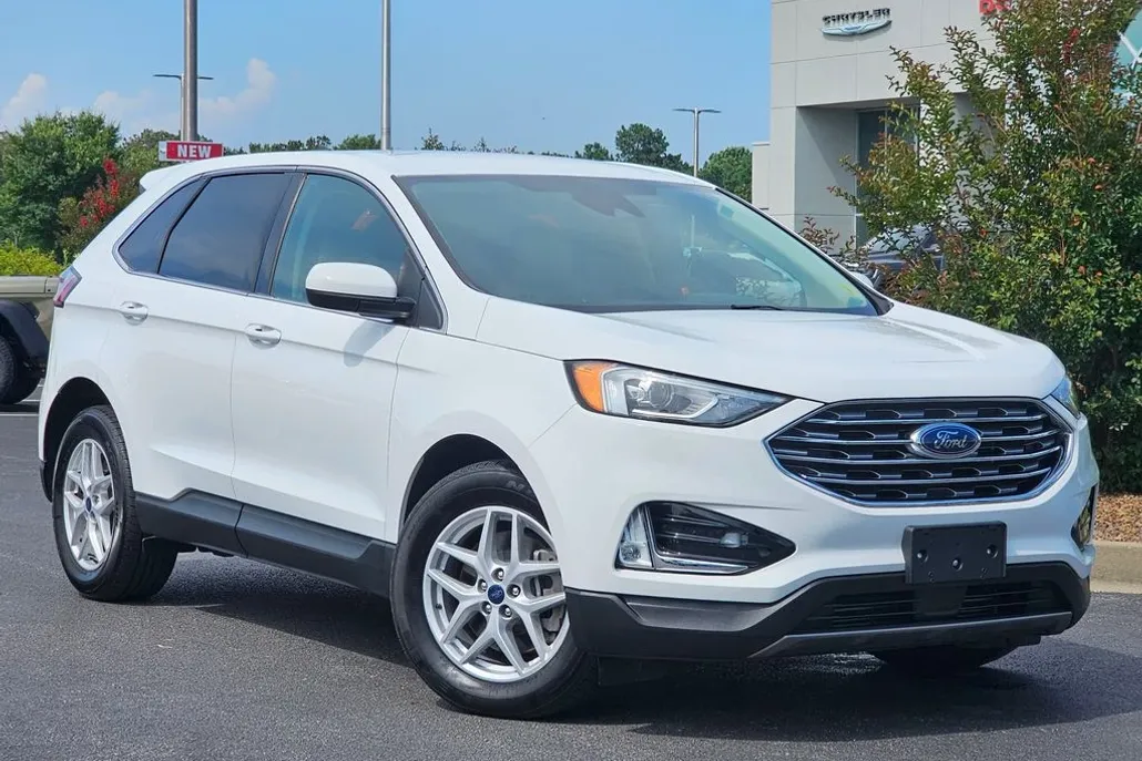 2022 Ford Edge SEL photo 1