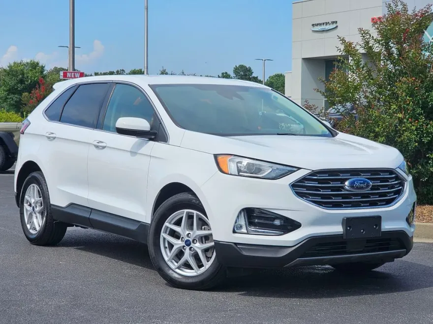 2022 Ford Edge SEL photo 1