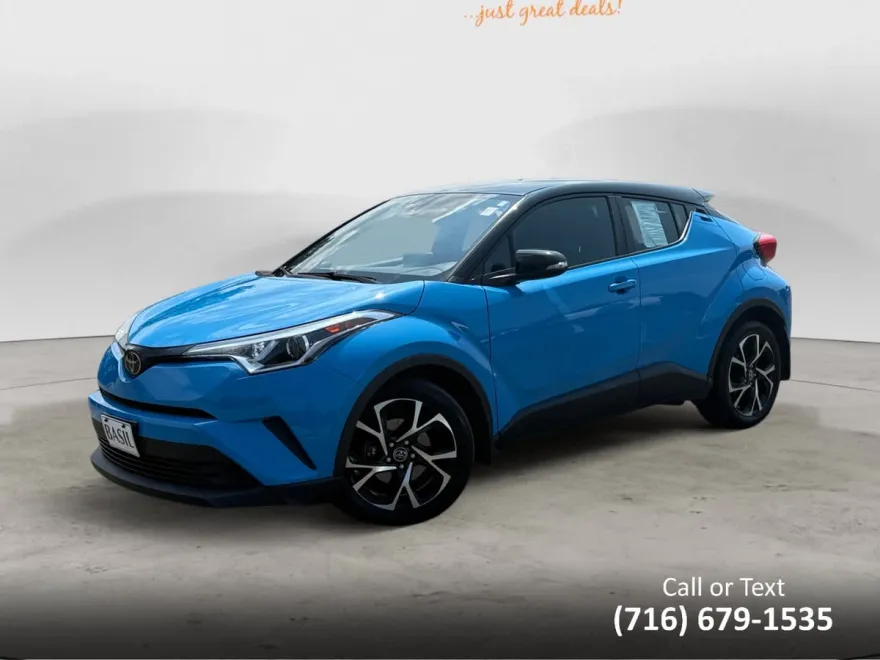 2019 Toyota C-HR XLE photo 1