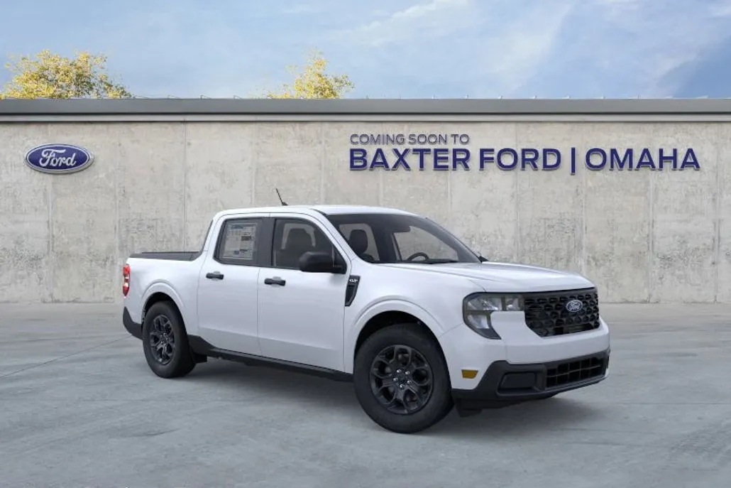 2025 Ford Maverick XLT photo 1