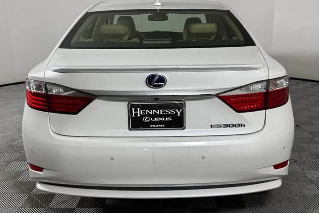 2013 Lexus ES 300h photo 1