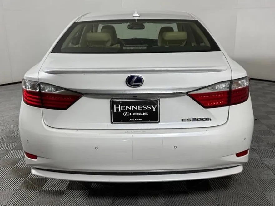 2013 Lexus ES 300h photo 1