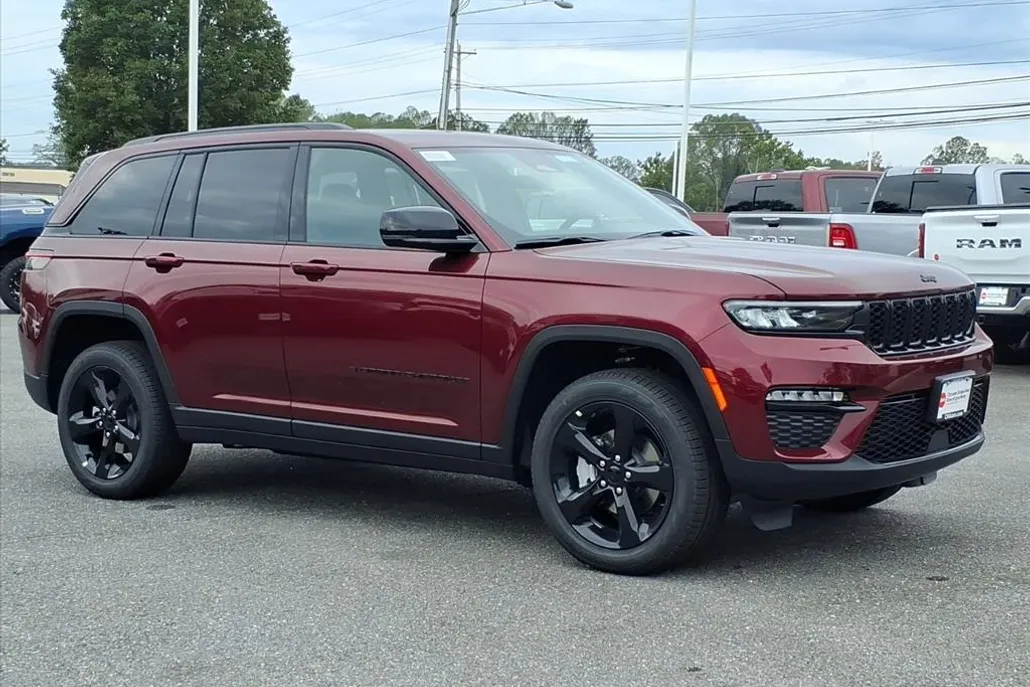 2025 Jeep Grand Cherokee Limited photo 1