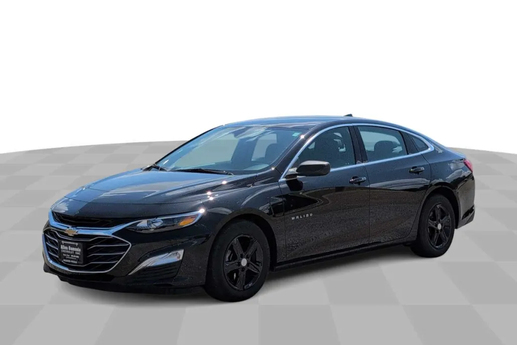 2023 Chevrolet Malibu LS photo 1