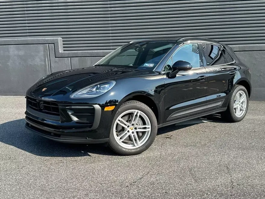 2025 Porsche Macan S photo 1