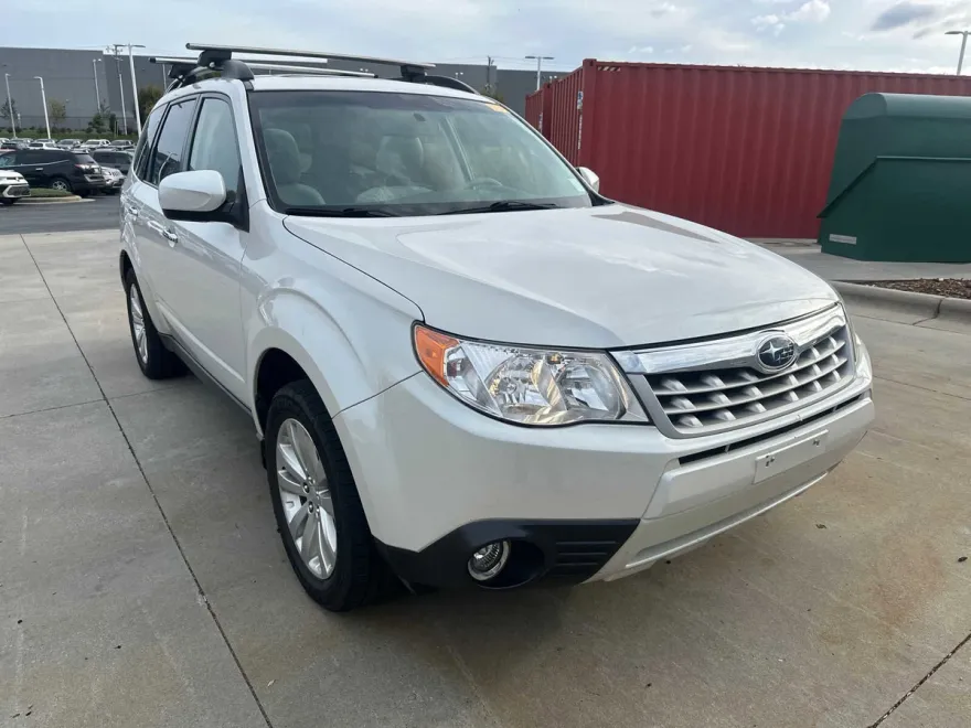 2013 Subaru Forester 2.5X Premium photo 1