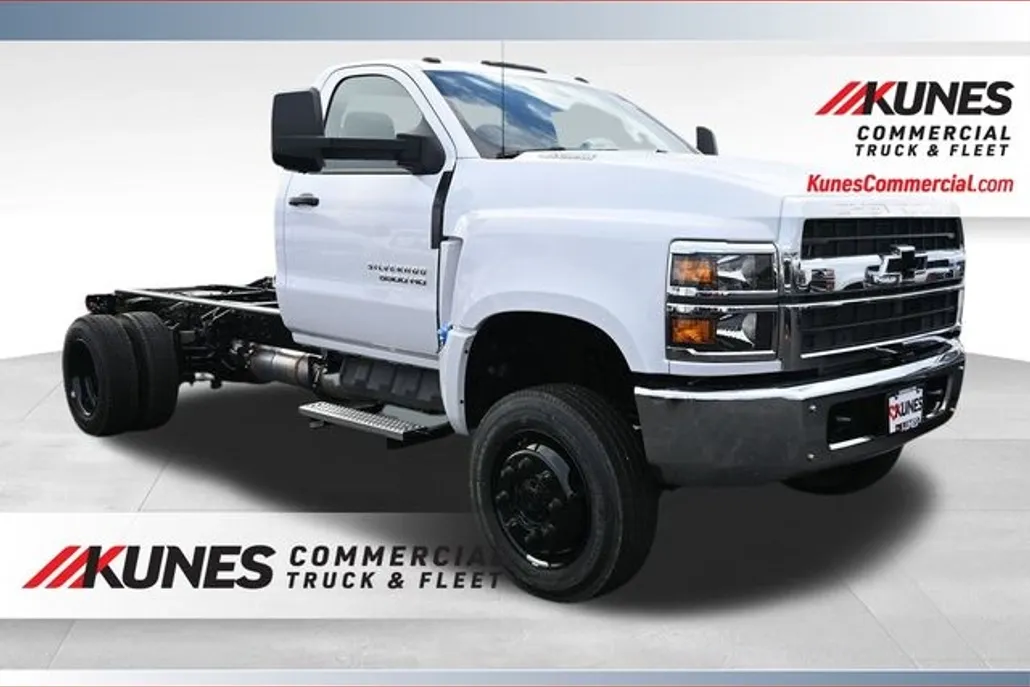 2024 Chevrolet Silverado 5500HD Work Truck photo 1