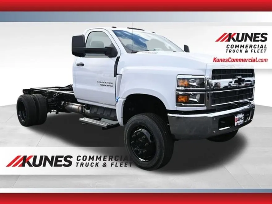 2024 Chevrolet Silverado 5500HD Work Truck photo 1