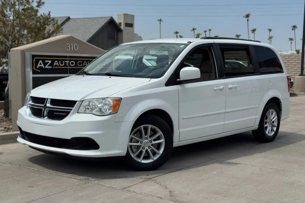 2014 Dodge Grand Caravan SXT photo 1