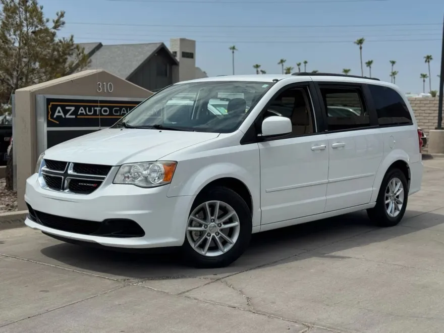 2014 Dodge Grand Caravan SXT photo 1