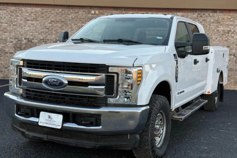 2019 Ford F-350 photo 1