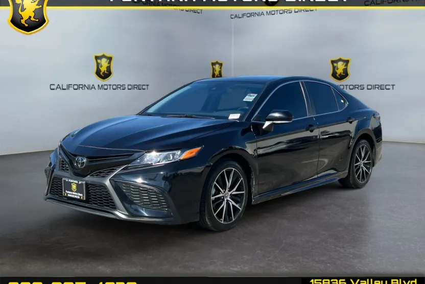 2024 Toyota Camry SE photo 1