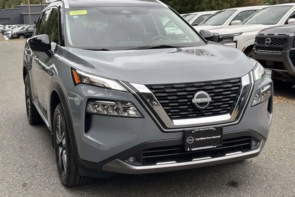 2022 Nissan Rogue SL photo 1