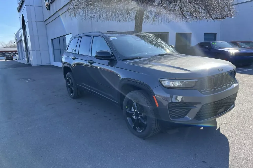 2025 Jeep Grand Cherokee Altitude X photo 1