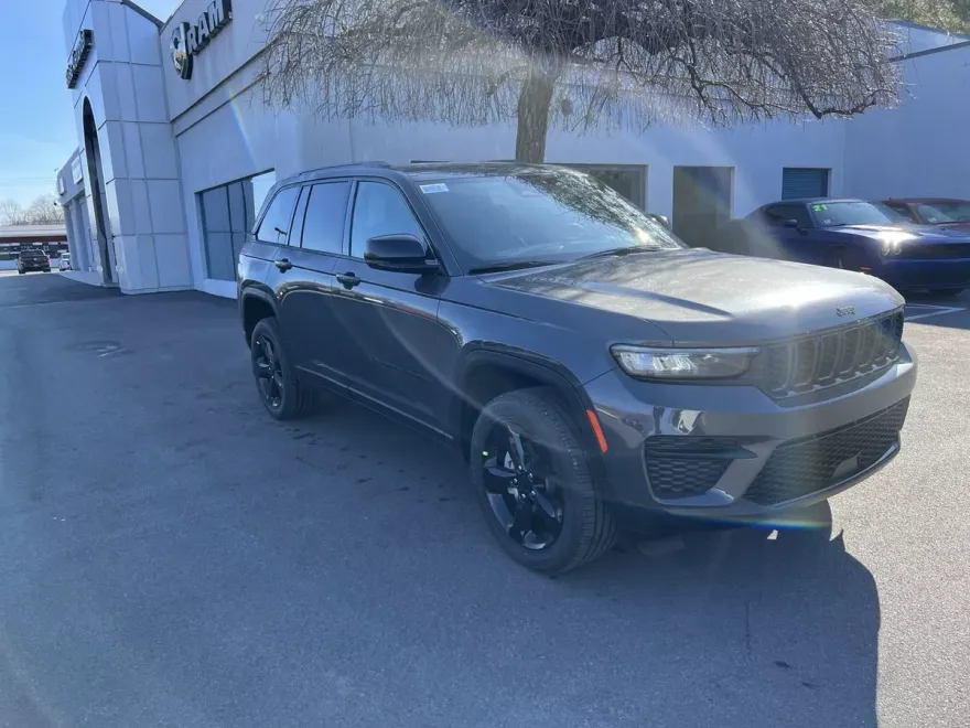 2025 Jeep Grand Cherokee Altitude X photo 1
