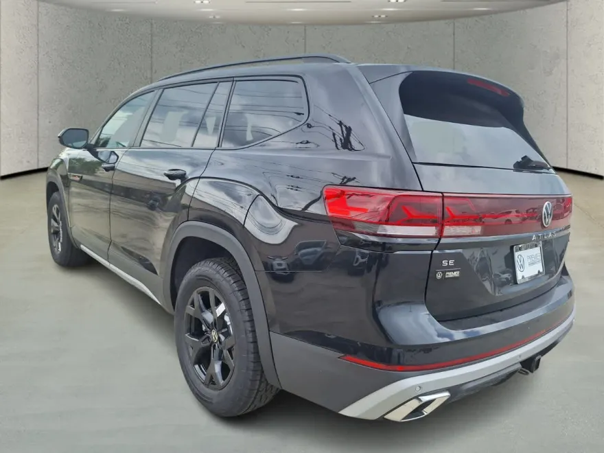2025 Volkswagen Atlas Peak Edition SE photo 1
