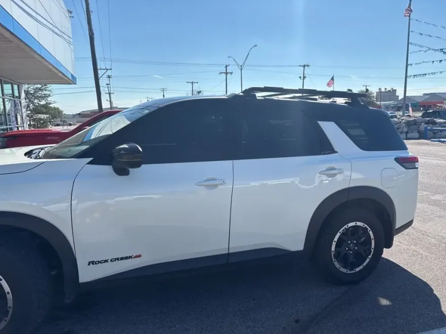 2024 Nissan Pathfinder Rock Creek photo 1