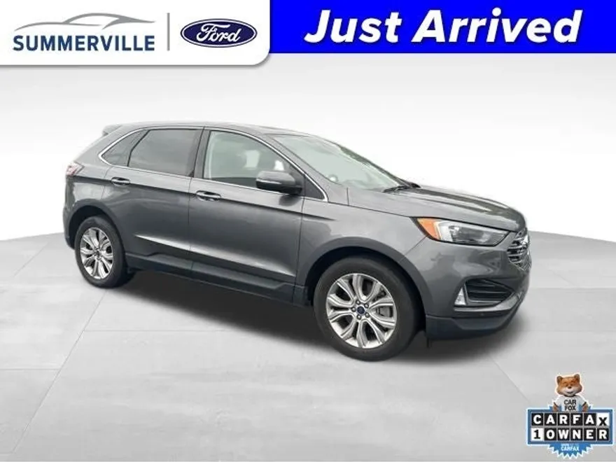 2022 Ford Edge Titanium photo 1