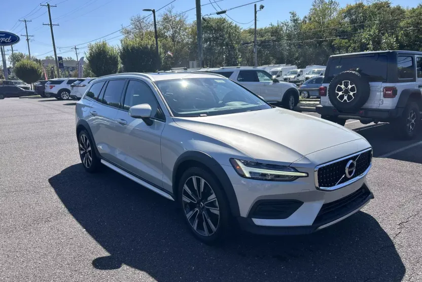 2020 Volvo V60 Cross Country T5 AWD photo 1