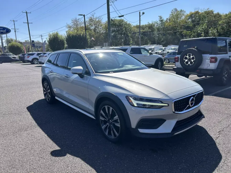 2020 Volvo V60 Cross Country T5 AWD photo 1