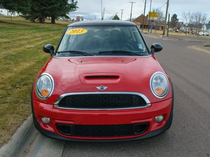 2013 Mini Cooper S Hardtop photo 2