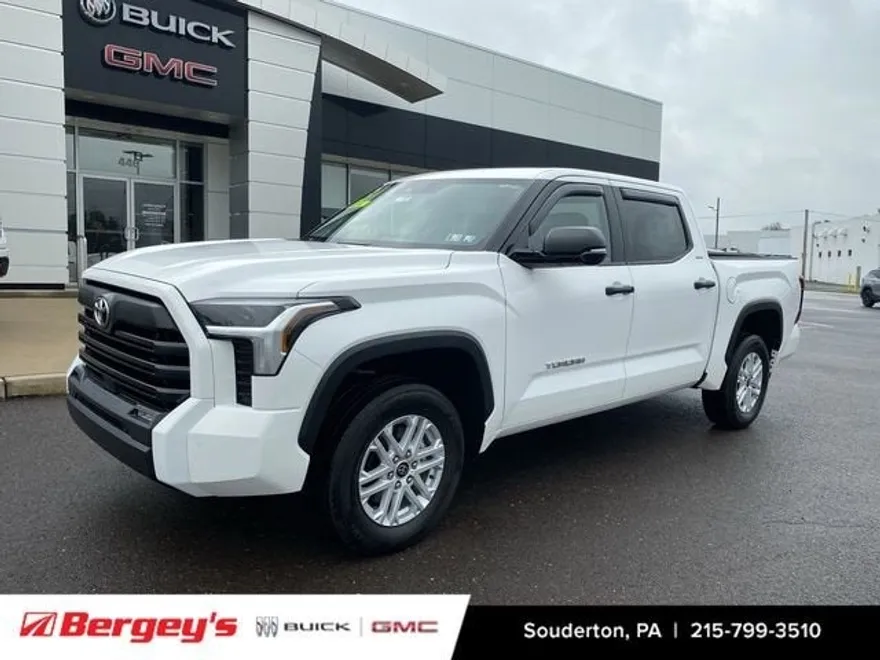 2023 Toyota Tundra SR5 photo 1