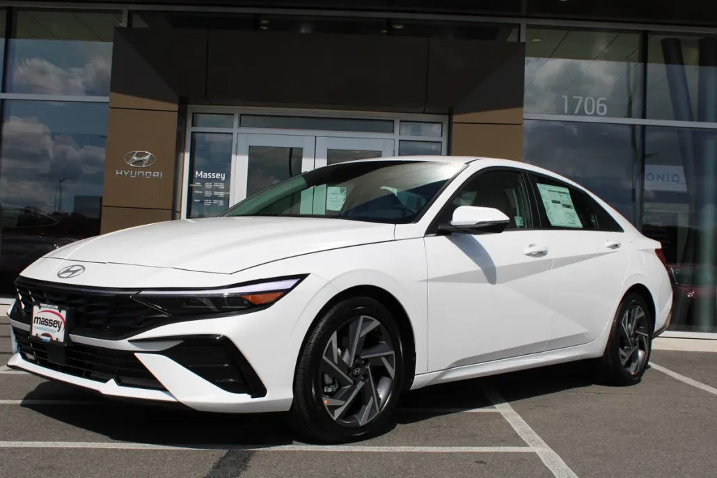 2025 Hyundai Elantra Limited photo 1