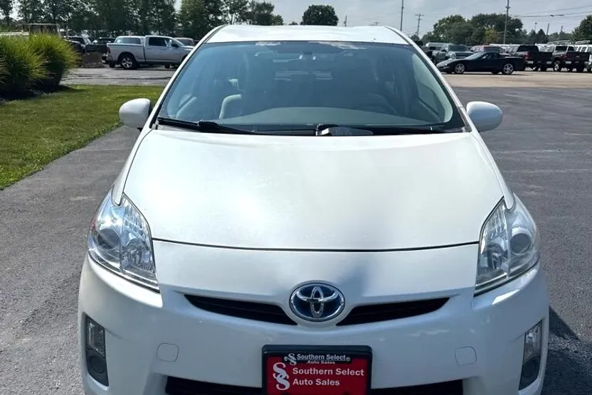 2010 Toyota Prius photo 1