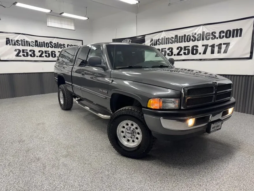 2002 Dodge Ram SLT photo 1