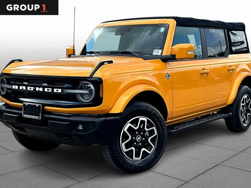 2022 Ford Bronco Outer Banks photo 1