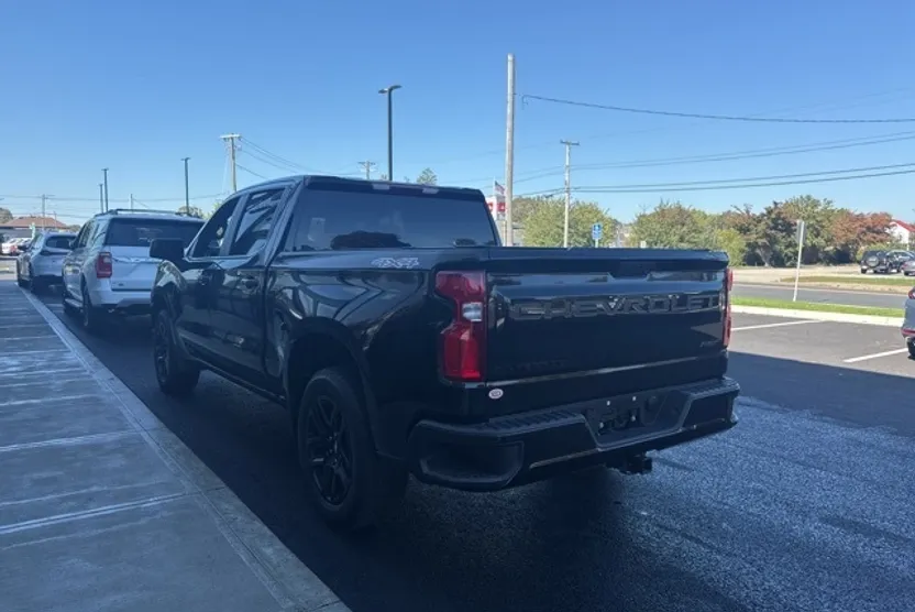 2021 Chevrolet Silverado 1500 RST photo 1