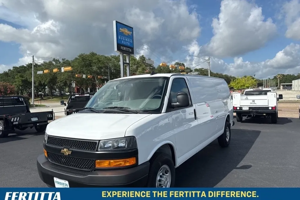 2024 Chevrolet Express Cargo 2500 photo 1