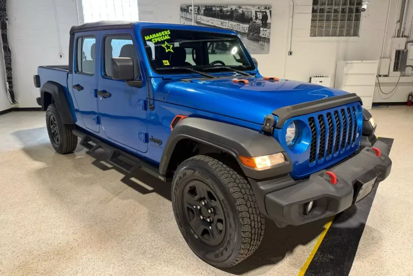 2021 Jeep Gladiator Sport photo 1