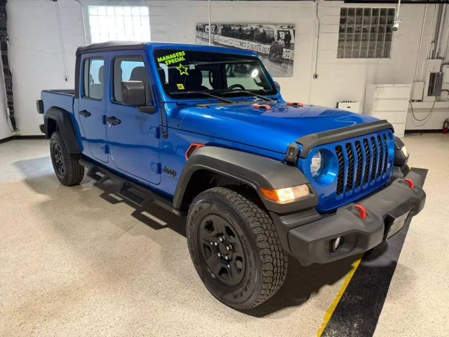 2021 Jeep Gladiator Sport photo 1