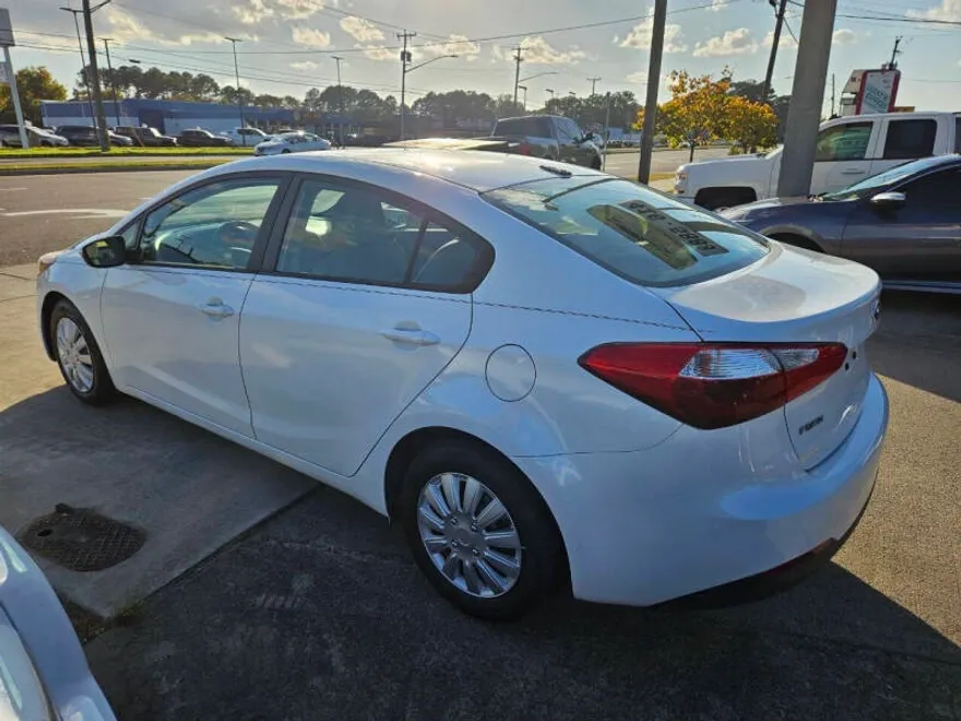 2015 Kia Forte LX photo 1