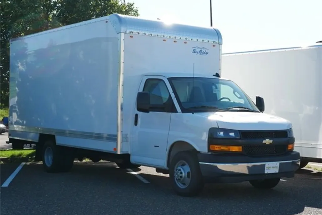 2025 Chevrolet Express Cutaway 3500 photo 1