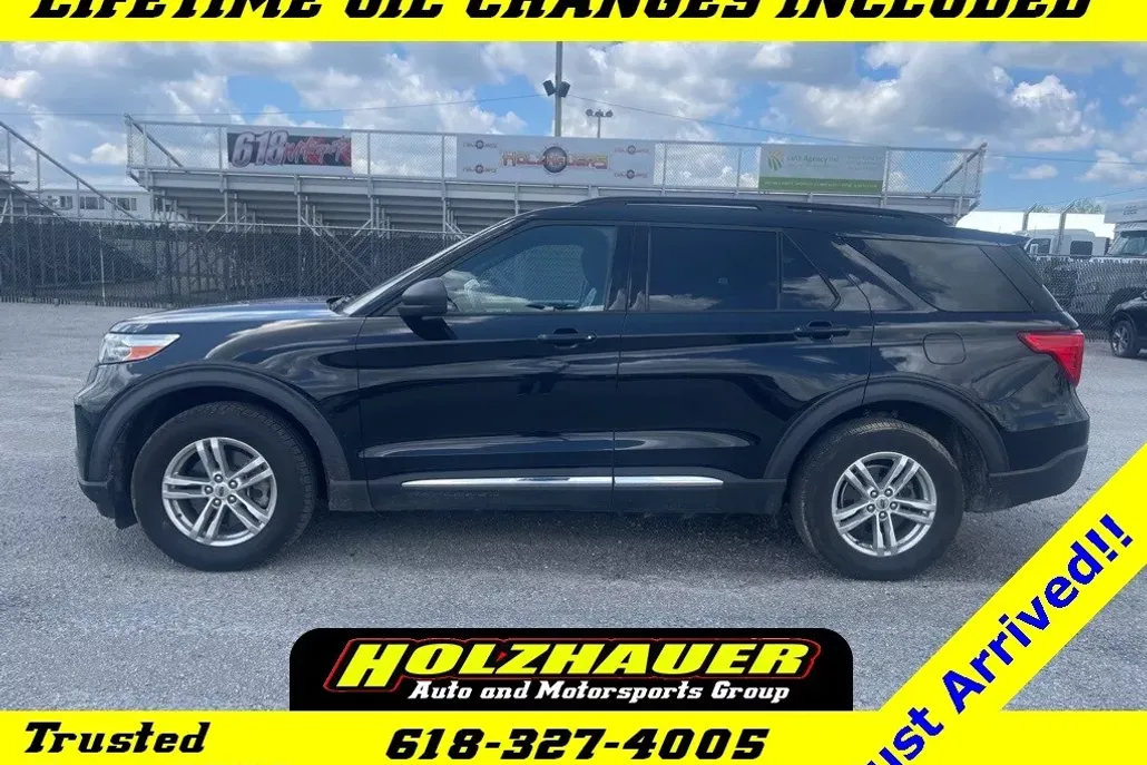 2020 Ford Explorer XLT photo 1