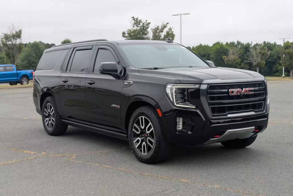 2023 Gmc Yukon XL AT4 photo 1