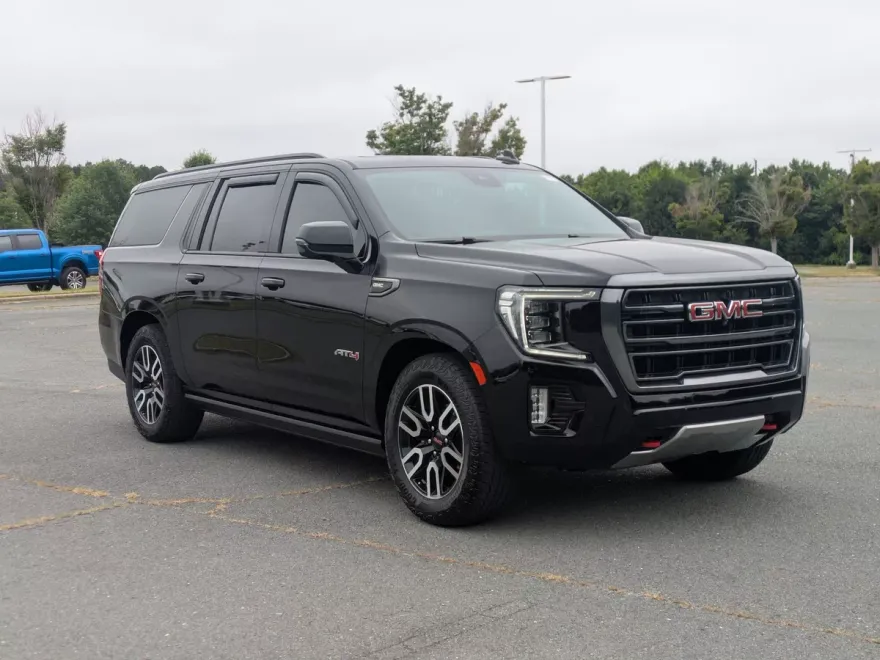 2023 Gmc Yukon XL AT4 photo 1