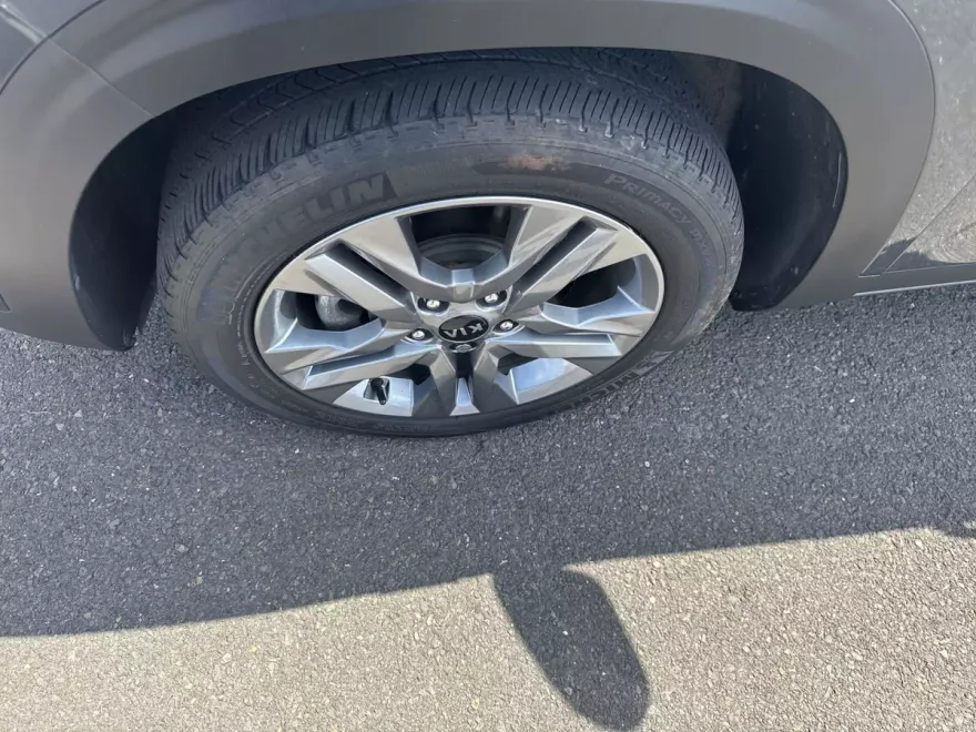2021 Kia Seltos S photo 1